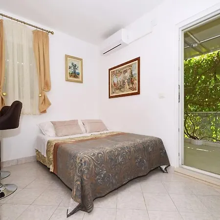 House With Swimming Heated Pool Next To The River Villa Podstrana