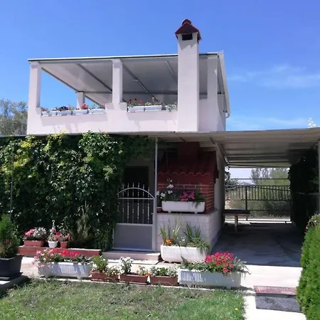 Villa House With Swimming Heated Pool Next To The River *