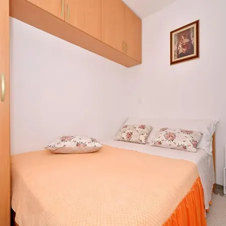 House With Swimming Heated Pool Next To The River Podstrana