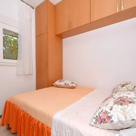 Villa House With Swimming Heated Pool Next To The River Podstrana