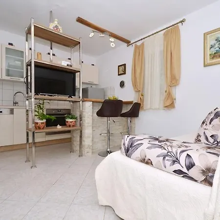Villa House With Swimming Heated Pool Next To The River